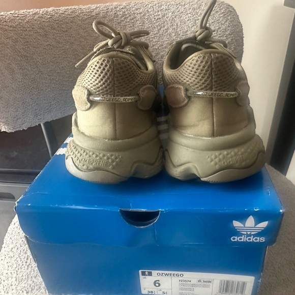 2020 adidas Ozweego Cargo Mens 6 (Wmns 7) - Picture 4 of 8